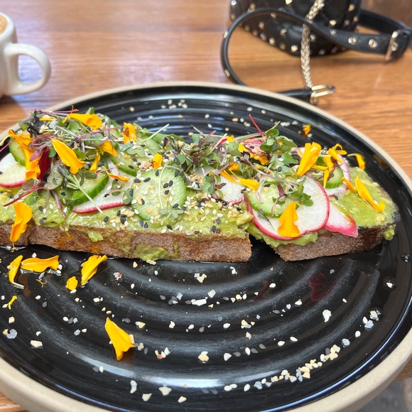 Meet your Posher, Mina - Picture 1 of 1